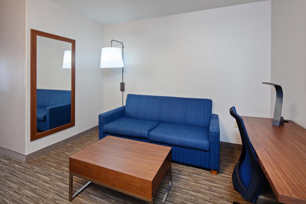 Holiday Inn Express & Suites Rancho Mirage - Palm Spgs Area By Ihg Exterior photo