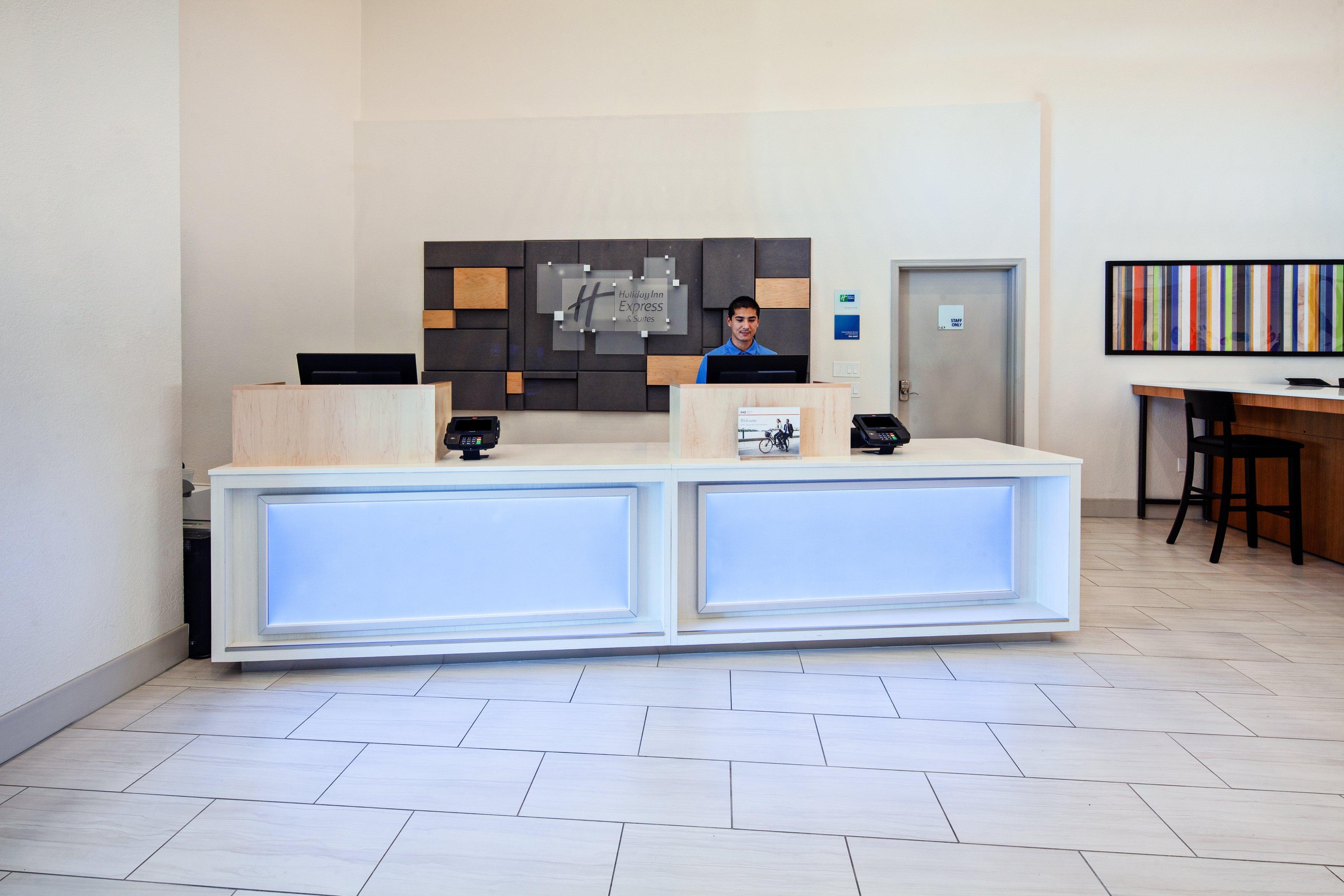 Holiday Inn Express & Suites Rancho Mirage - Palm Spgs Area By Ihg Exterior photo